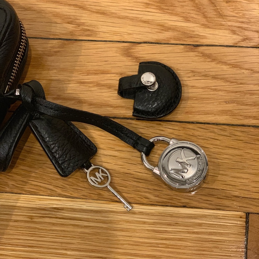 Black Michael Kors Crossbody - Picture 4 of 8